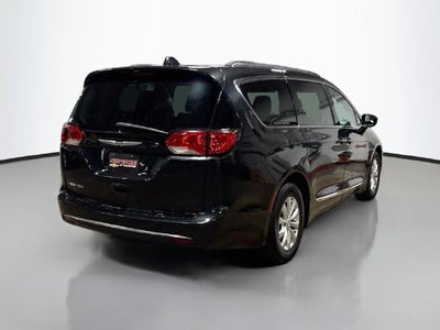 2017 Chrysler Pacifica Touring L CLEAN CARFAX!