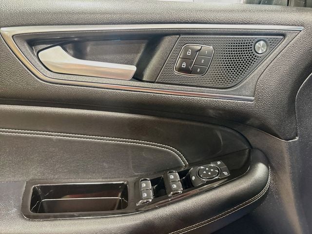 2020 Ford Edge Titanium 1 OWNER!!