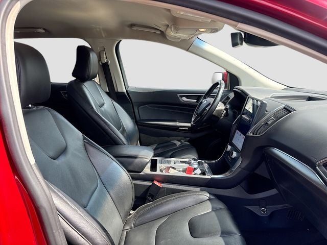 2022 Ford Edge Titanium 1 OWNER!