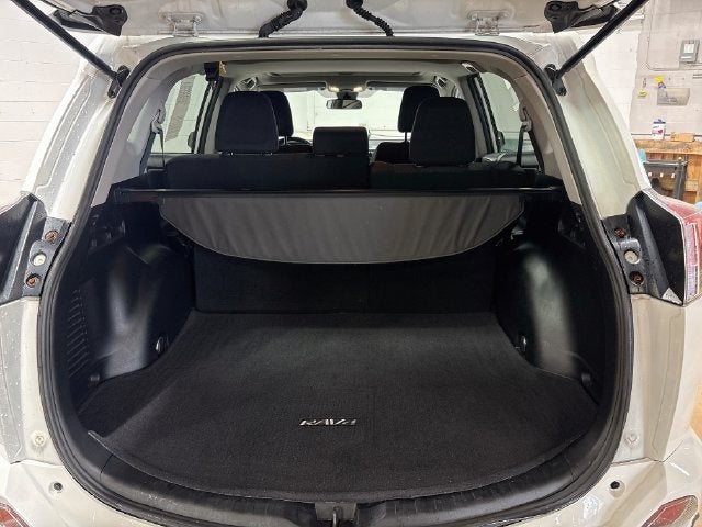 2017 Toyota RAV4 XLE AWD!