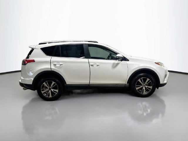 2017 Toyota RAV4 XLE AWD!
