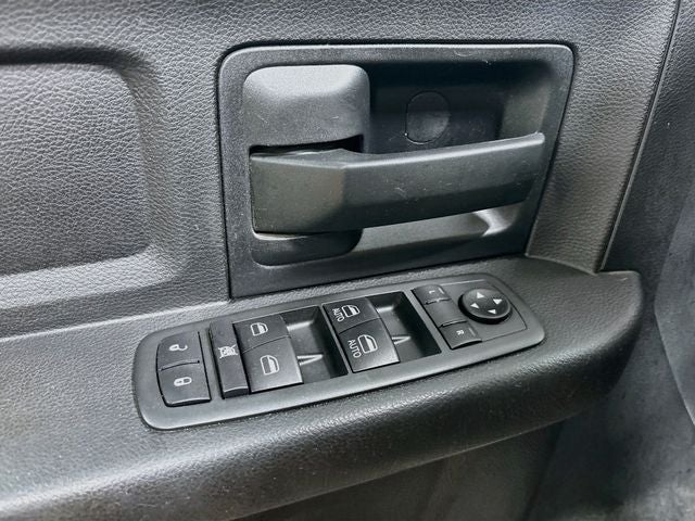 2017 RAM 3500 Tradesman 4X4 + HEMI!