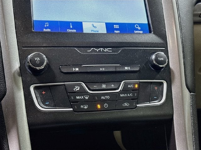 2020 Ford Fusion SE ONE OWNER!