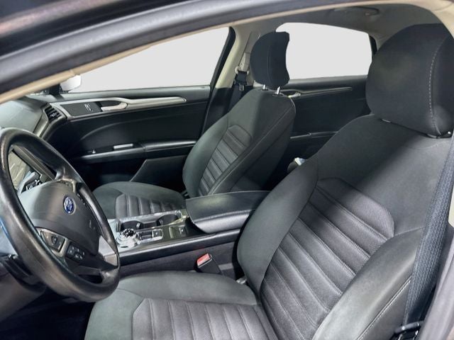 2017 Ford Fusion SE CLEAN CARFAX!