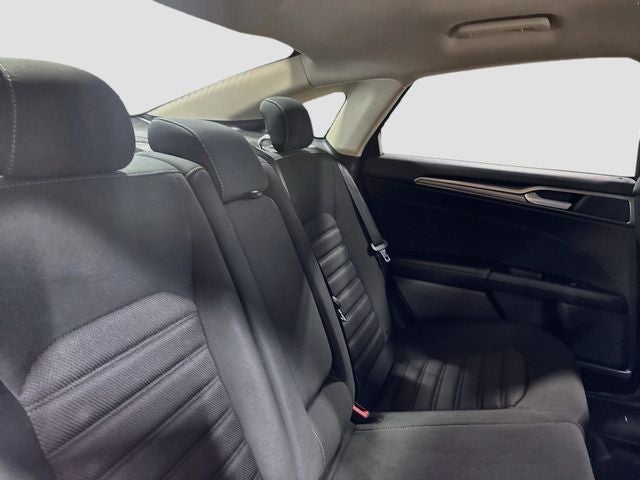 2017 Ford Fusion SE CLEAN CARFAX!