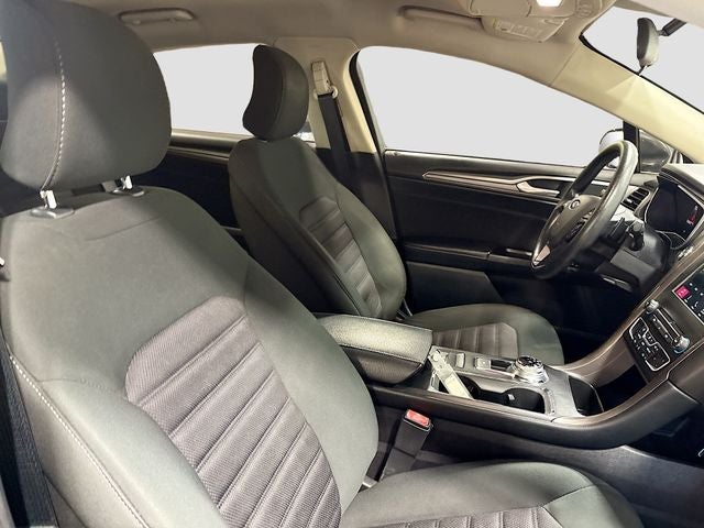 2017 Ford Fusion SE CLEAN CARFAX!