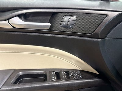 2017 Ford Fusion Titanium W/ MOONROOF