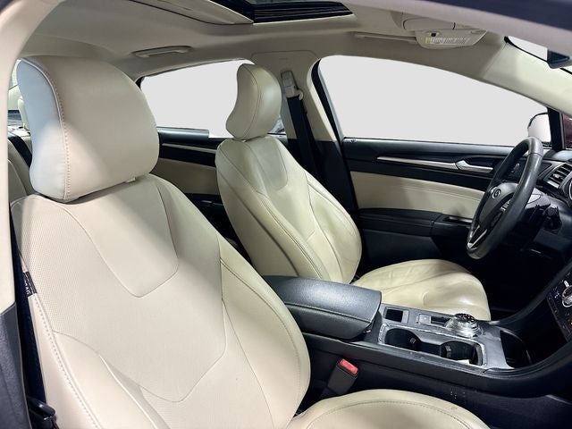 2017 Ford Fusion Titanium W/ MOONROOF