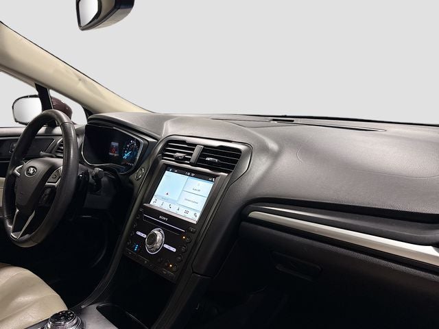2017 Ford Fusion Titanium W/ MOONROOF