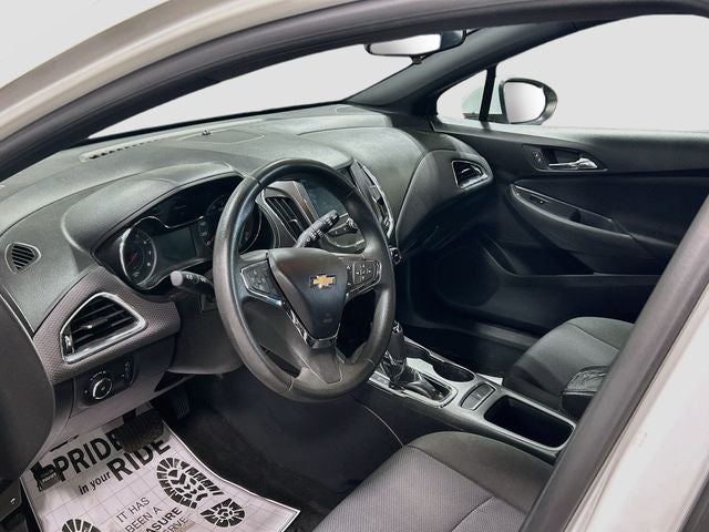 2017 Chevrolet Cruze LT HATCHBACK!