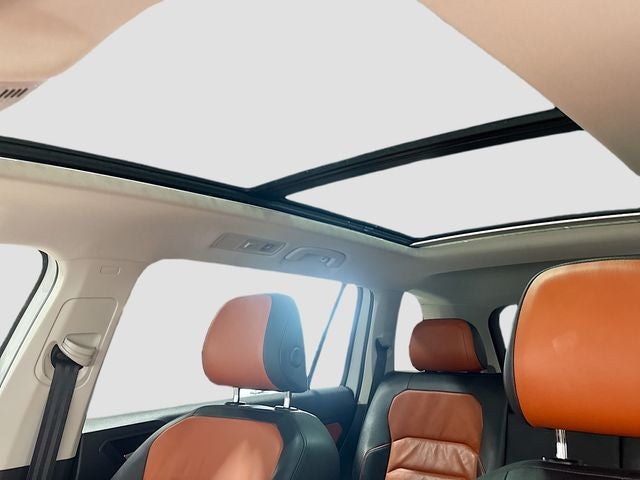 2018 Volkswagen Tiguan 2.0T SEL Premium W/ HEATED SEATS