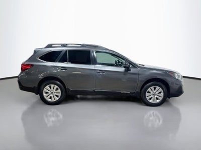 2019 Subaru Outback 2.5i Premium AWD!