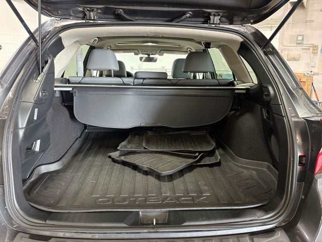 2018 Subaru Outback 2.5i Limited W/ EYESIGHT PKG