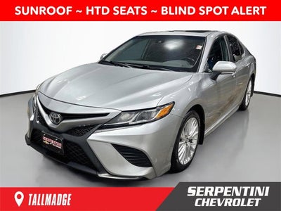 2019 Toyota Camry SE W/ MOONROOF