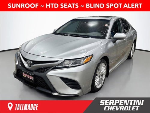2019 Toyota Camry SE W/ MOONROOF