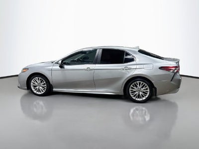 2019 Toyota Camry SE W/ MOONROOF
