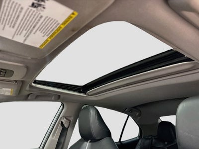 2019 Toyota Camry SE W/ MOONROOF