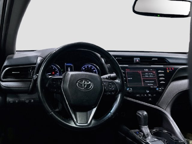 2019 Toyota Camry SE W/ MOONROOF