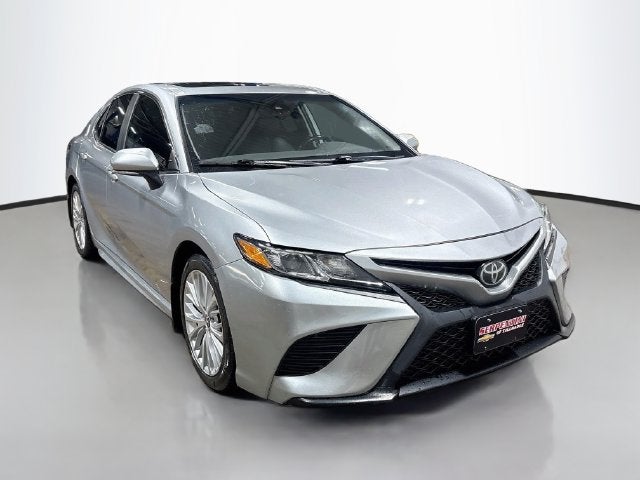 2019 Toyota Camry SE W/ MOONROOF