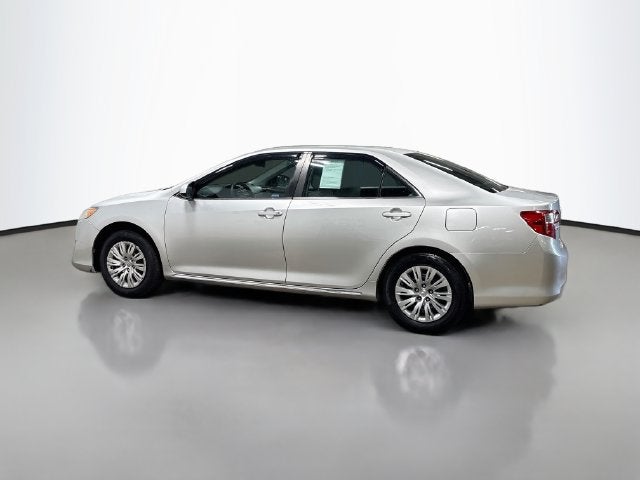 2013 Toyota Camry LE CLEAN CARFAX!