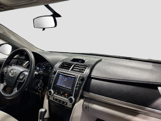 2013 Toyota Camry LE CLEAN CARFAX!