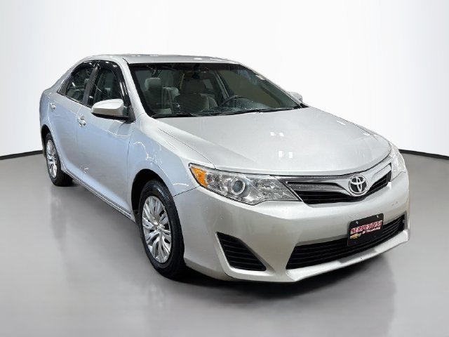 2013 Toyota Camry LE CLEAN CARFAX!