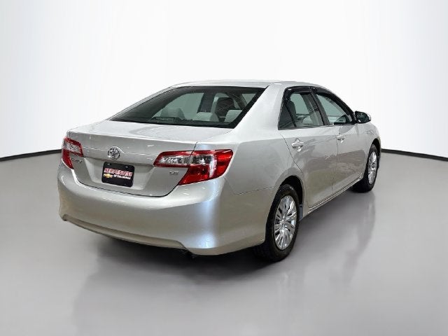 2013 Toyota Camry LE CLEAN CARFAX!