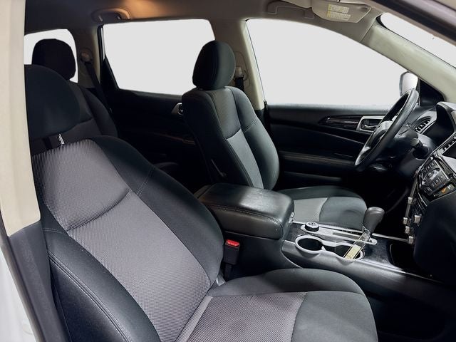 2020 Nissan Pathfinder S W/ HD RADIO!