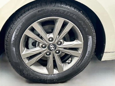 2017 Hyundai Elantra SE 64K MILES!