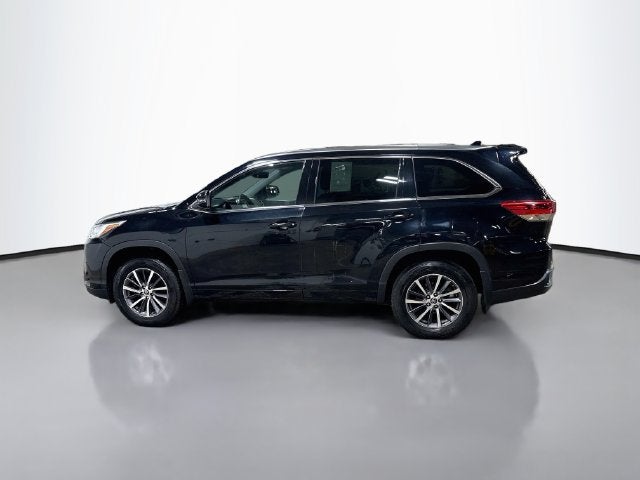 2017 Toyota Highlander XLE W/ SUNROOF