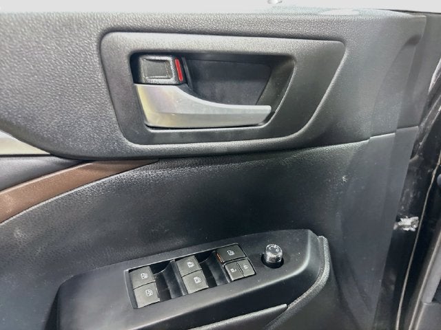 2017 Toyota Highlander XLE W/ SUNROOF