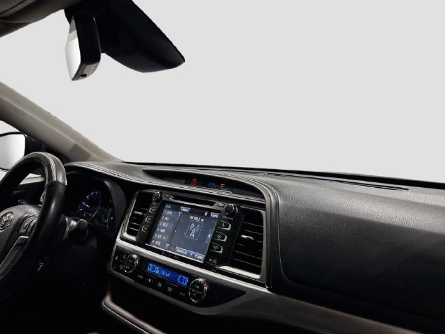 2017 Toyota Highlander XLE W/ SUNROOF
