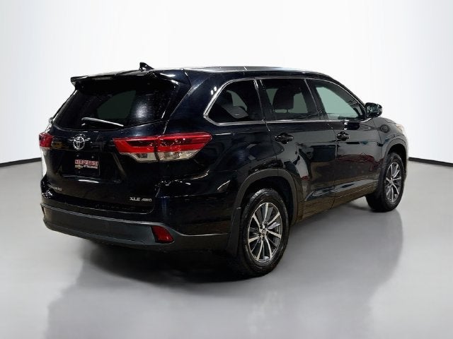 2017 Toyota Highlander XLE W/ SUNROOF