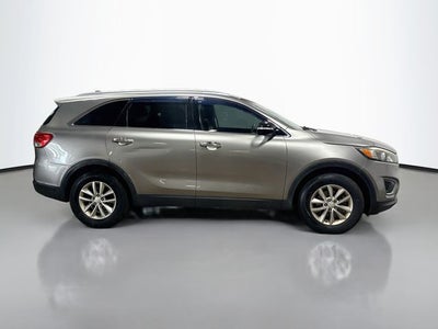 2016 Kia Sorento LX CLEAN CARFAX!