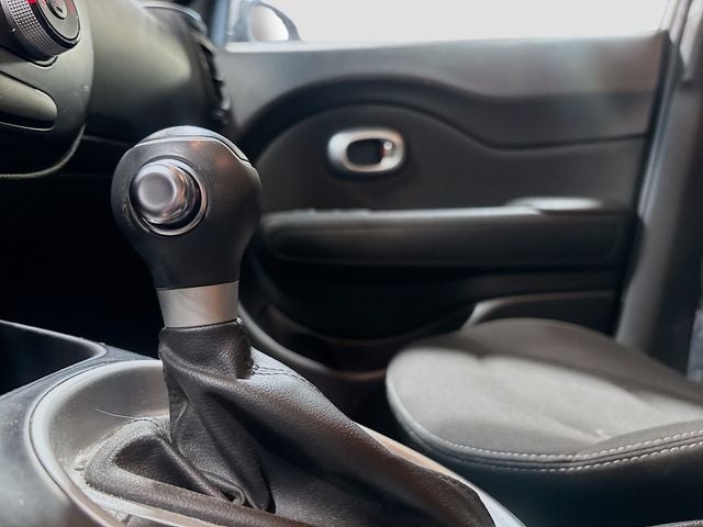 2019 Kia Soul Base W/ BACKUP CAMERA
