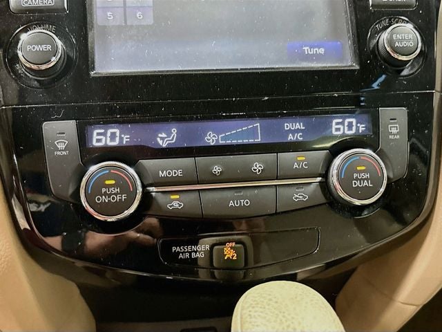 2015 Nissan Rogue SV W/ HEATED SEATS