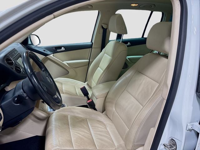 2017 Volkswagen Tiguan 2.0T SEL 4Motion + CLEAN CARFAX