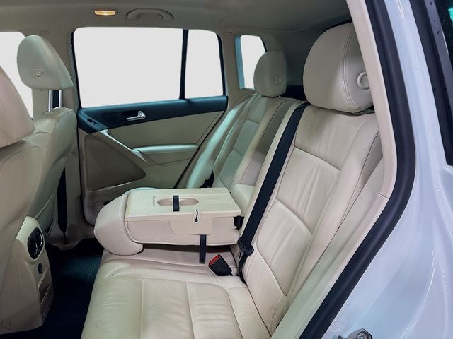 2017 Volkswagen Tiguan 2.0T SEL 4Motion + CLEAN CARFAX