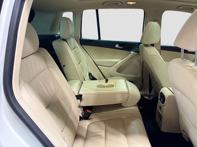 2017 Volkswagen Tiguan 2.0T SEL 4Motion + CLEAN CARFAX