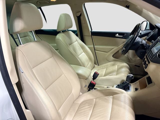 2017 Volkswagen Tiguan 2.0T SEL 4Motion + CLEAN CARFAX
