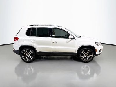 2017 Volkswagen Tiguan 2.0T SEL 4Motion + CLEAN CARFAX